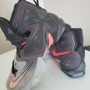 LeBron 13 Wolf Grey